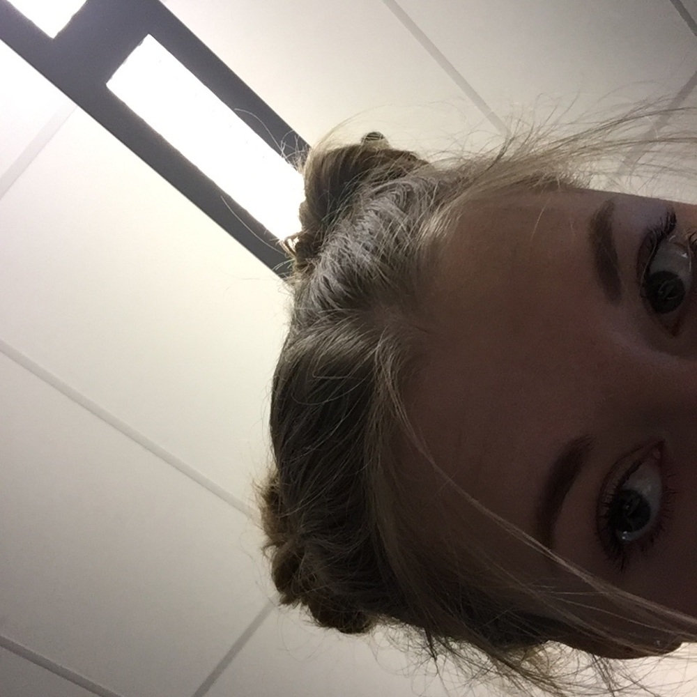 Meet your Posher, Ella